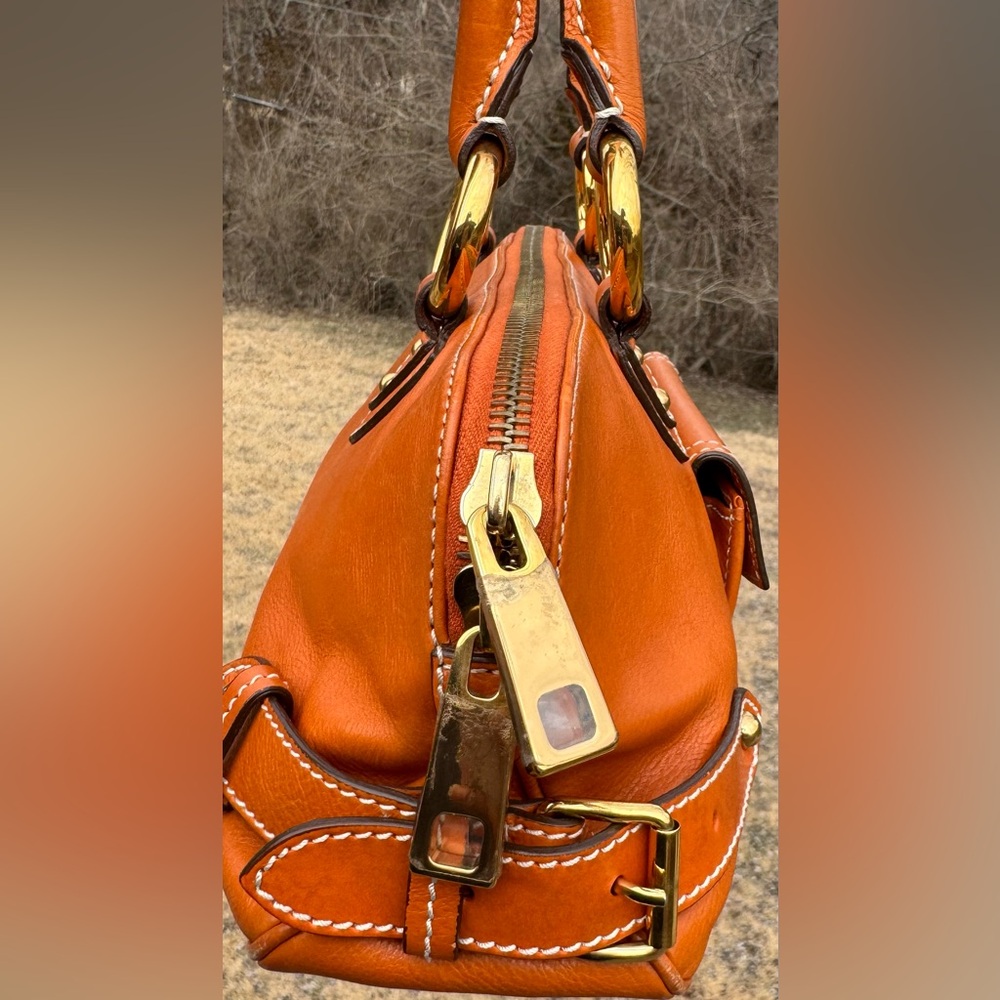 Marc Jacobs Daria Orange Leather Bag with Gold Accents - Picture 6 of 12